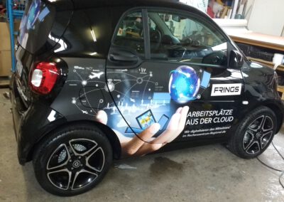 Digitaldruck-Folierung eines Smart mit Cloud-Motiv für Frings